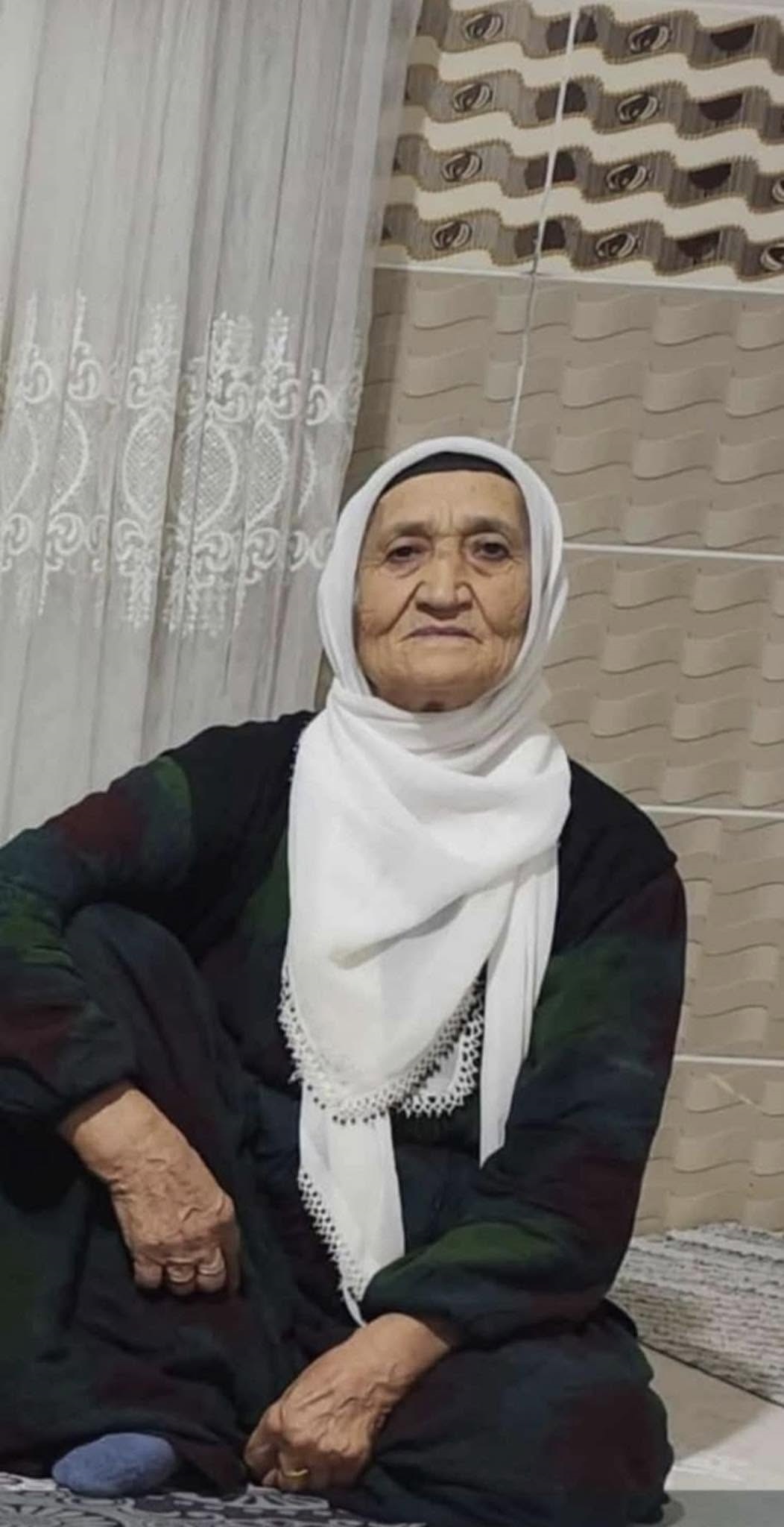 Mardin’in Kızıltepe ilçesinde, evinin balkonundayken bir düğünde tabancayla açılan ateşin