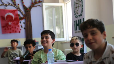 Genç İHH, ortaokul öğrencilerinin yaz tatillerini verimli geçirmeleri amacıyla bu