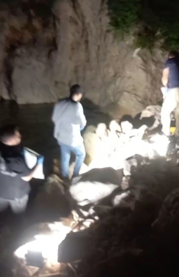 Hatay’ın Antakya ilçesinde serinlemek amacıyla dereye giren 12 yaşındaki Hamza