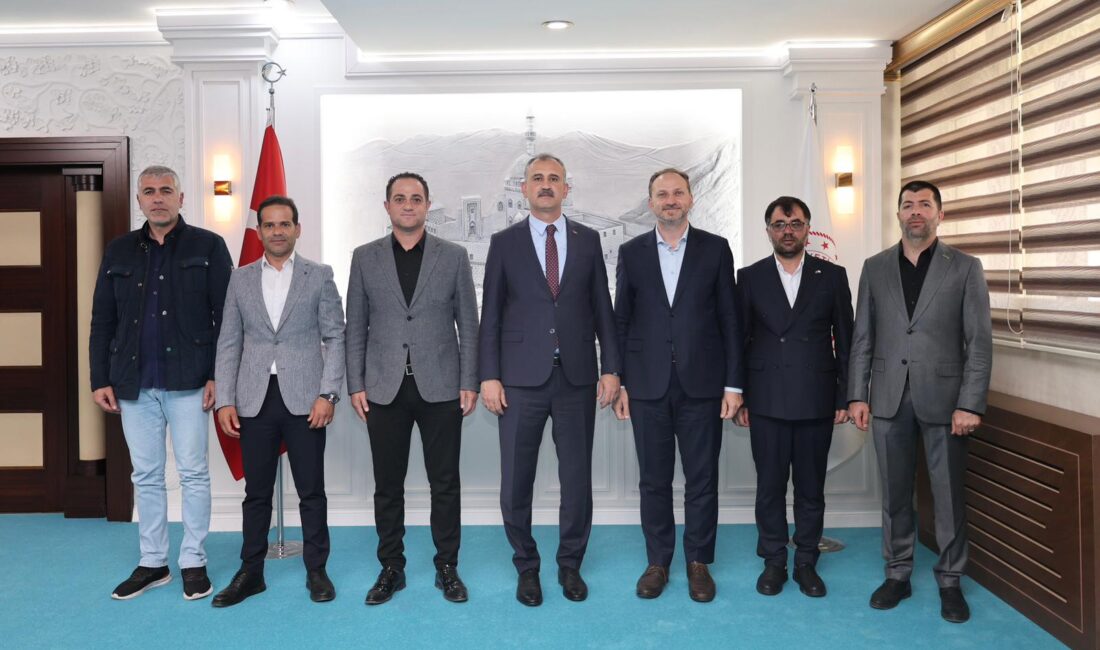 AĞRI / TEKHA Ağrı Valisi Önder Bozkurt, Yeşilay Genel Başkanı