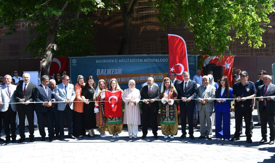 BALIKESİR / TEKHA Balıkesir Valisi İsmail Ustaoğlu ve eşi Şenay
