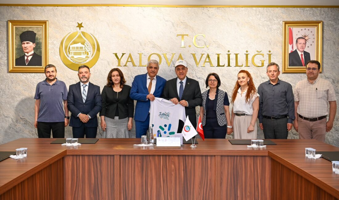 YALOVA / TEKHA Yalova Valisi Dr. Ahmet Hamdi Usta, Valilik