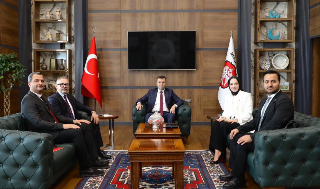 NİĞDE / TEKHA Niğde Valisi Nedim Akmeşe, Valilik makamında finans
