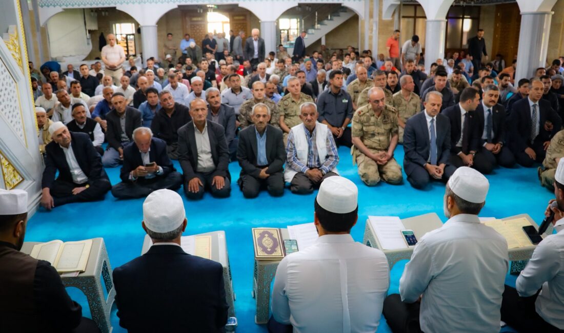 HAKKARİ / TEKHA Hakkari Valisi İbrahim Taşyapan, Jandarma Teşkilatının 187.