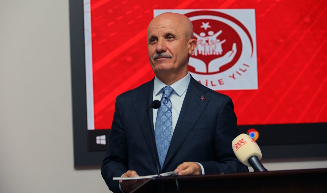 ANKARA / TEKHA Yükseköğretim Kurulu (YÖK) Başkanı Erol Özvar, üniversite