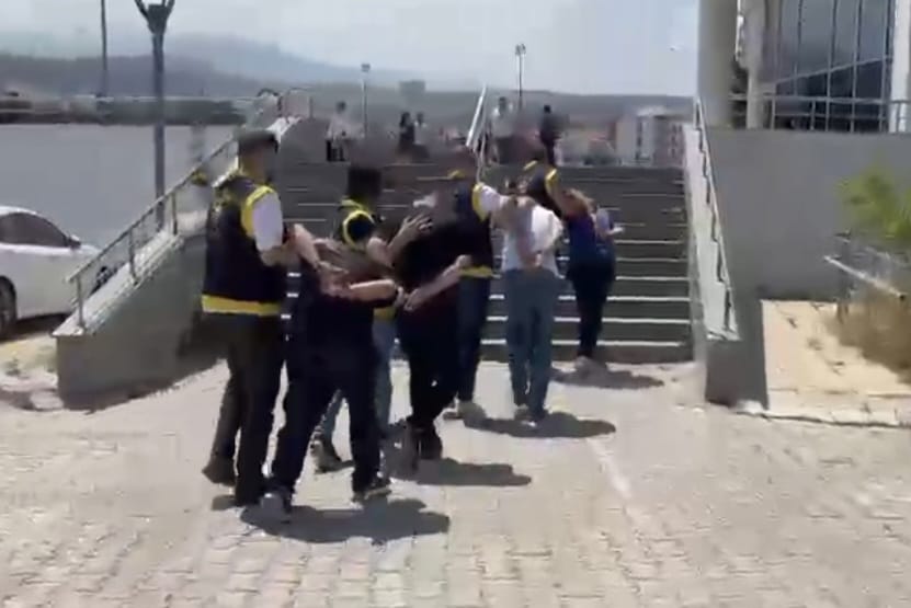 Hatay Emniyet Müdürlüğü ekiplerinin aranan şahısların yakalanmasına yönelik yürüttüğü çalışmalar