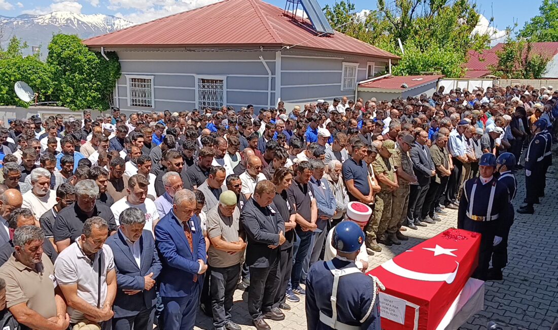 Manisa’da geçirdiği trafik kazasında hayatını kaybeden Jandarma Uzman Çavuş Mustafa