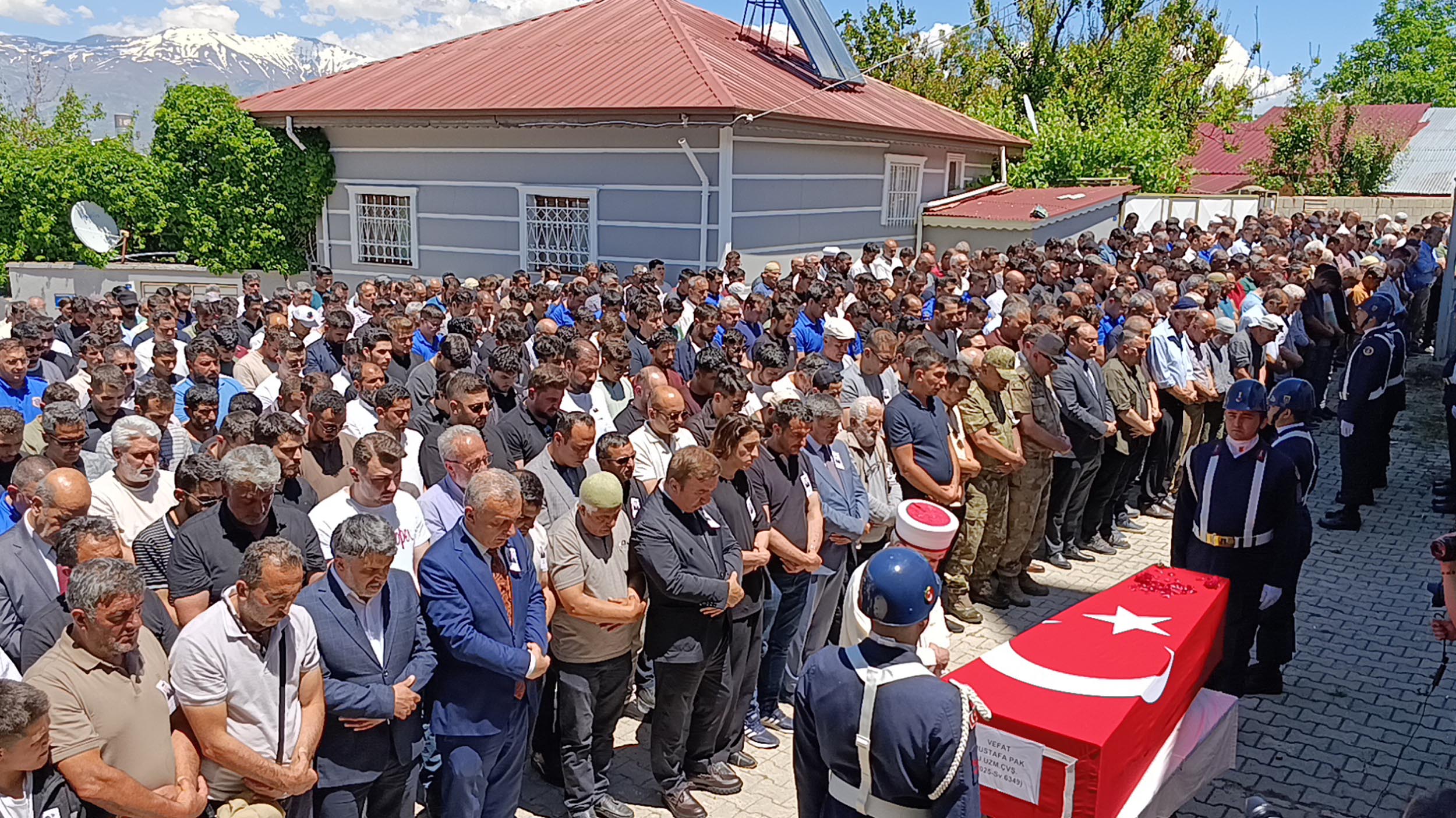 Manisa’da geçirdiği trafik kazasında hayatını kaybeden Jandarma Uzman Çavuş Mustafa