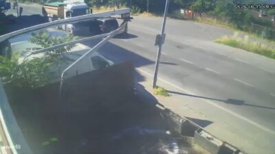 İstanbul’un Küçükçekmece ilçesinde hafriyat kamyonu ile hafif ticari aracın kafa