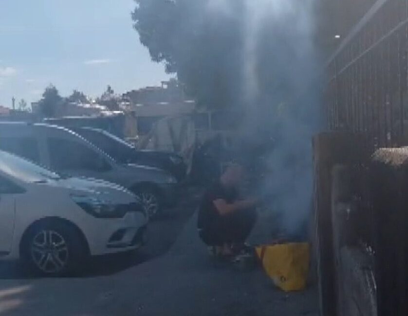 İstanbul’un Pendik ilçesinde, park ve bahçelerdeki mangal ile ateş yakma