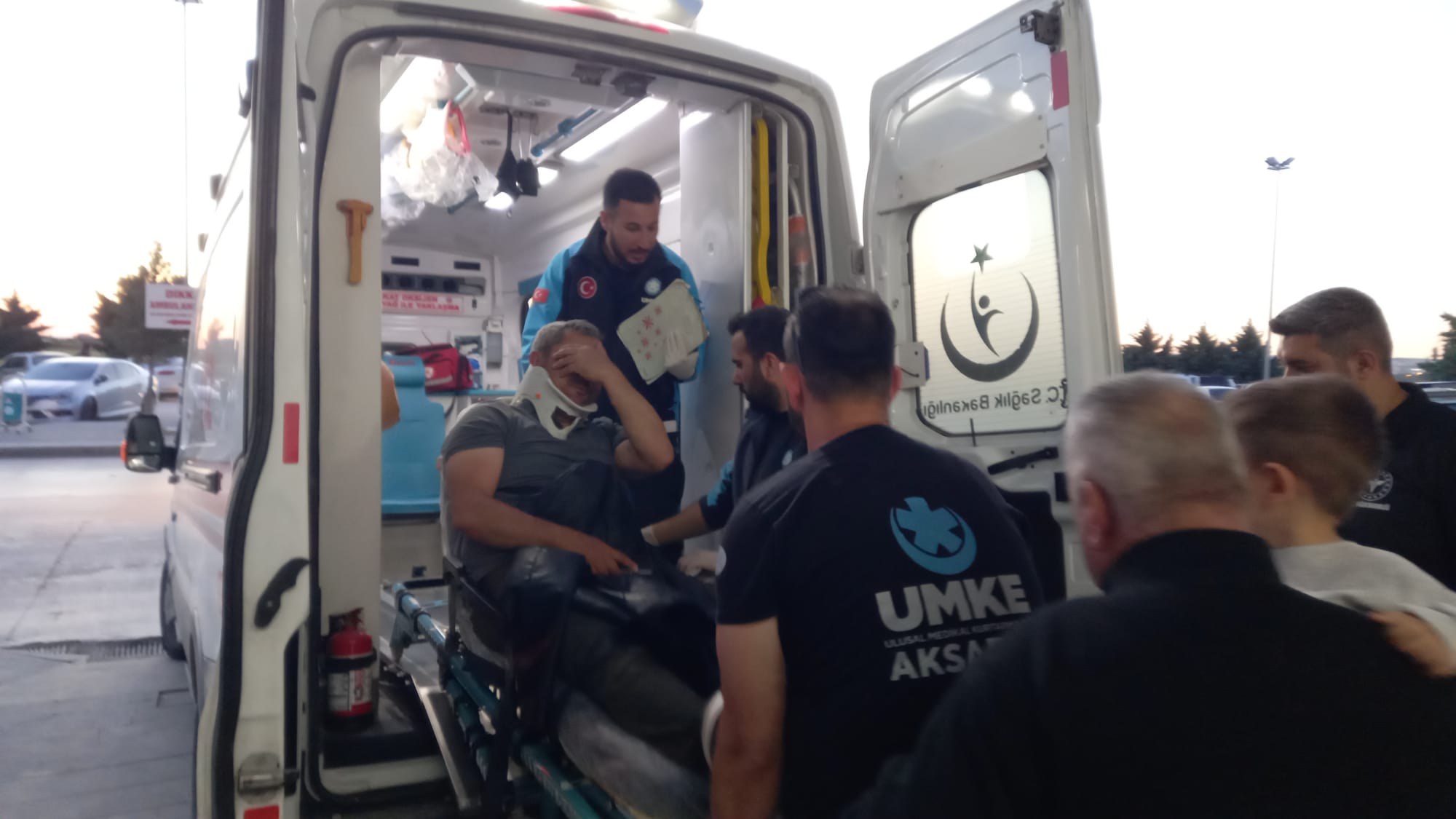 Aksaray’ın Gülağaç ilçesinde, piknikten dönen ailenin içinde bulunduğu otomobilin sürücüsünün