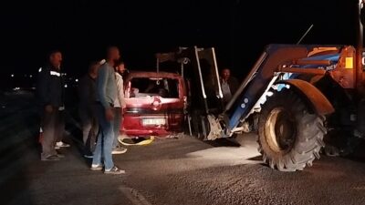 Sivas’ta otomobil ile hafif ticari aracın çarpışması sonucu 6 kişi
