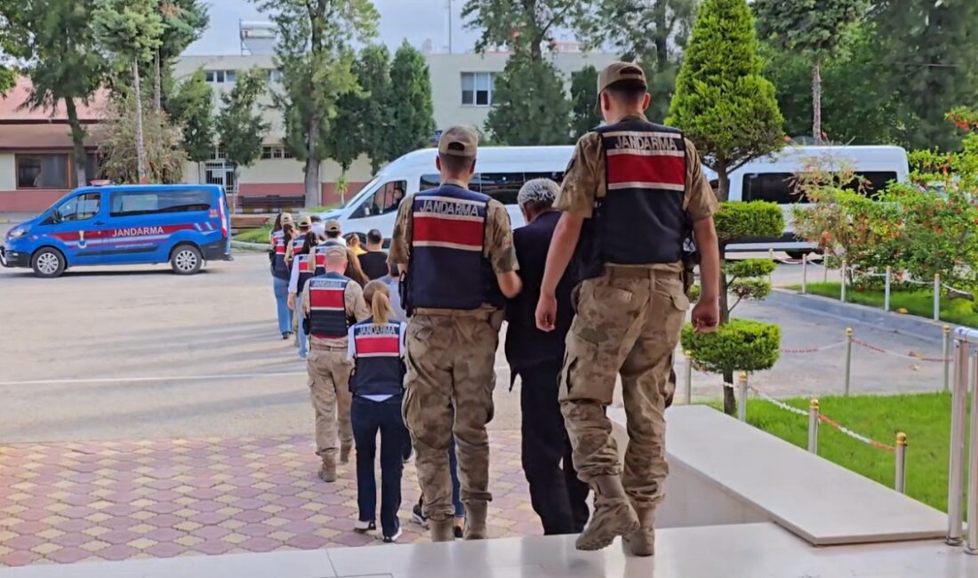 Hatay merkezli 14 ilde düzenlenen operasyonda, usulsüz sağlık raporu hazırlayarak