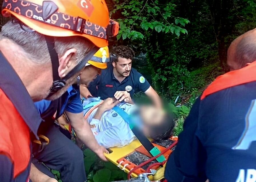 YALOVA / TEKHA Yalova’nın Termal ilçesinde motosikletiyle yaklaşık 30 metrelik
