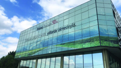 İstanbul’un Maltepe ilçesinde bulunan Koç Holding bünyesindeki Otokoç Genel Müdürlüğü’ne