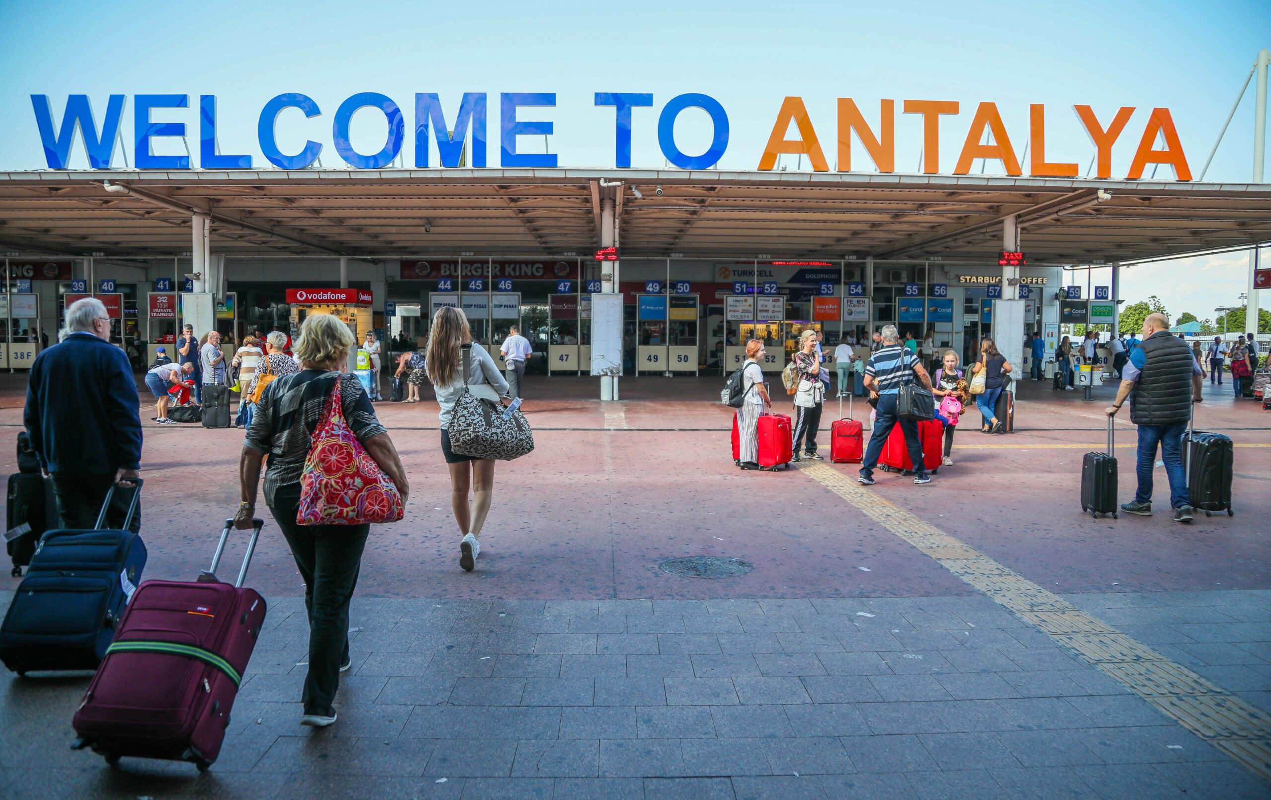 Antalya’ya 6 ayda yurt dışından hava yoluyla gelen yolcu sayısı