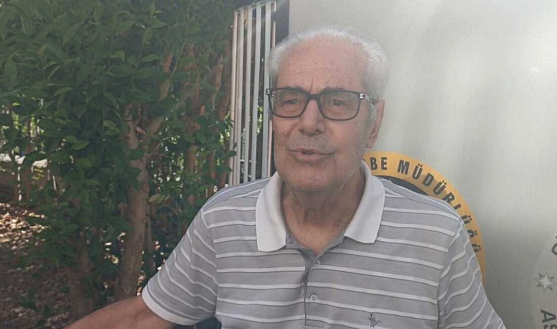 Beşiktaş’ta yaşayan Dinçer K.’yı (83) telefonla arayıp kendilerini polis olarak