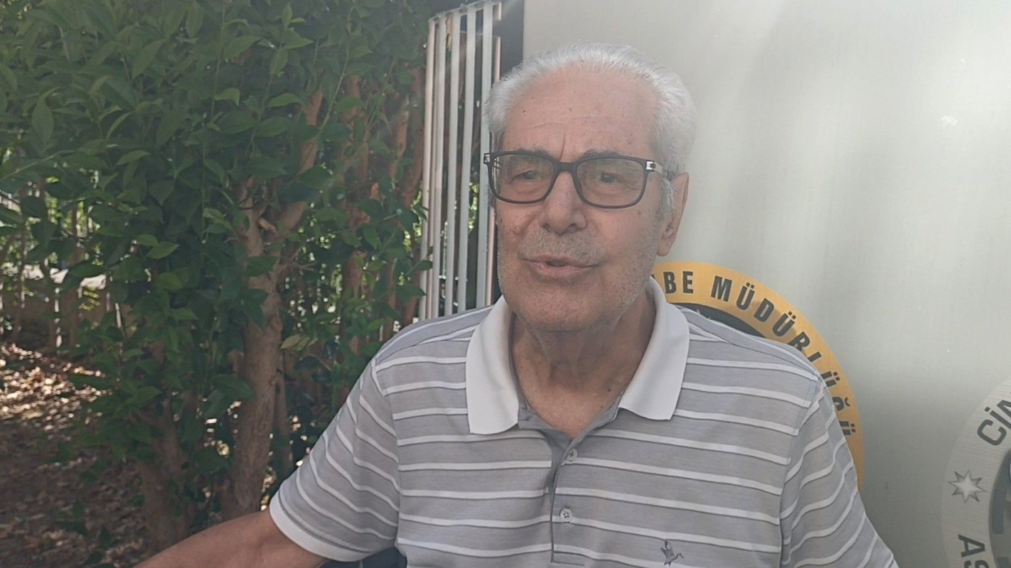 Beşiktaş’ta yaşayan Dinçer K.’yı (83) telefonla arayıp kendilerini polis olarak