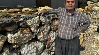Mersin’in Erdemli ilçesinde yaşayan 63 yaşındaki taş duvar ustası Sadık