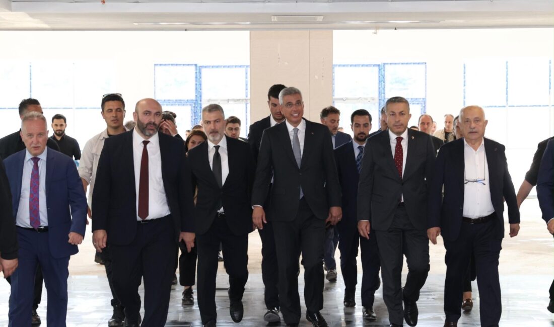 Sağlık Bakanı Prof. Dr. Kemal Memişoğlu, Trabzon Şehir Hastanesi’nde incelemelerde