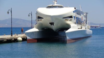 İçişleri Bakanlığı, Girne açıklarında su alarak batma tehlikesi geçiren ve