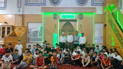 Van’ın İpekyolu İlçe Müftüsü Fatih Tavlaşoğlu, beraberindekiler ile birlikte Kur’an