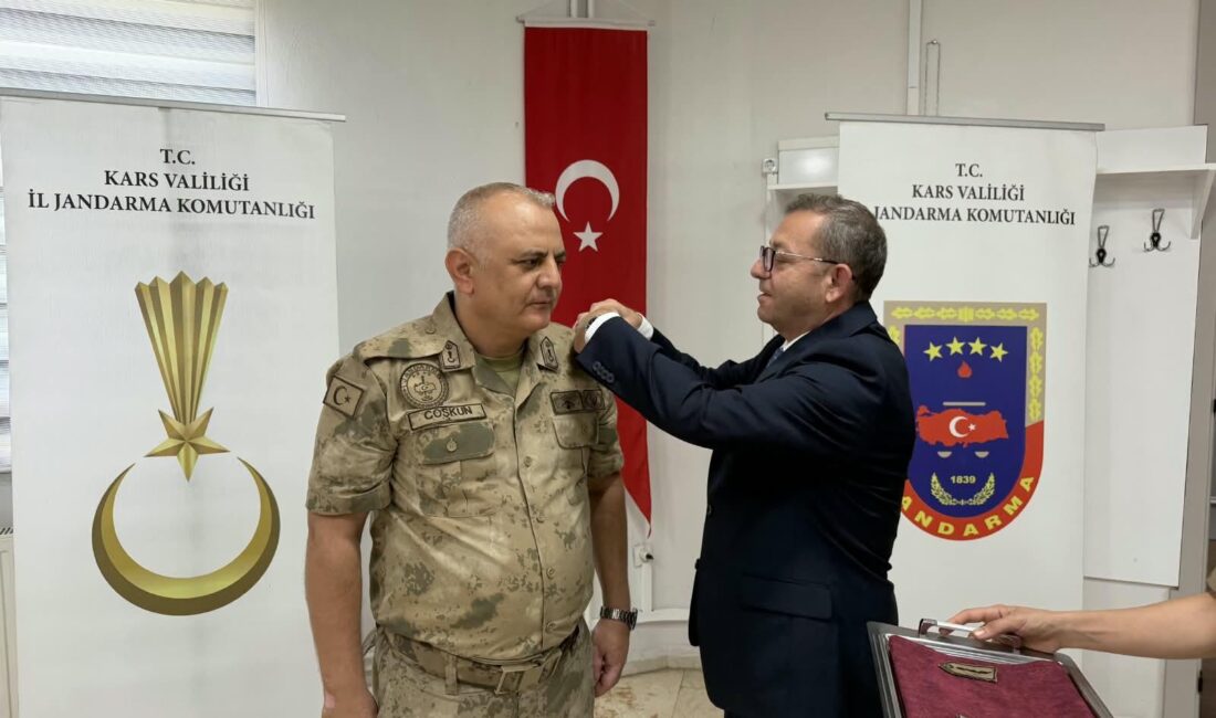 Kars Valisi Ziya Polat, İl Jandarma Komutanlığı’nda düzenlenen Rütbe Terfi