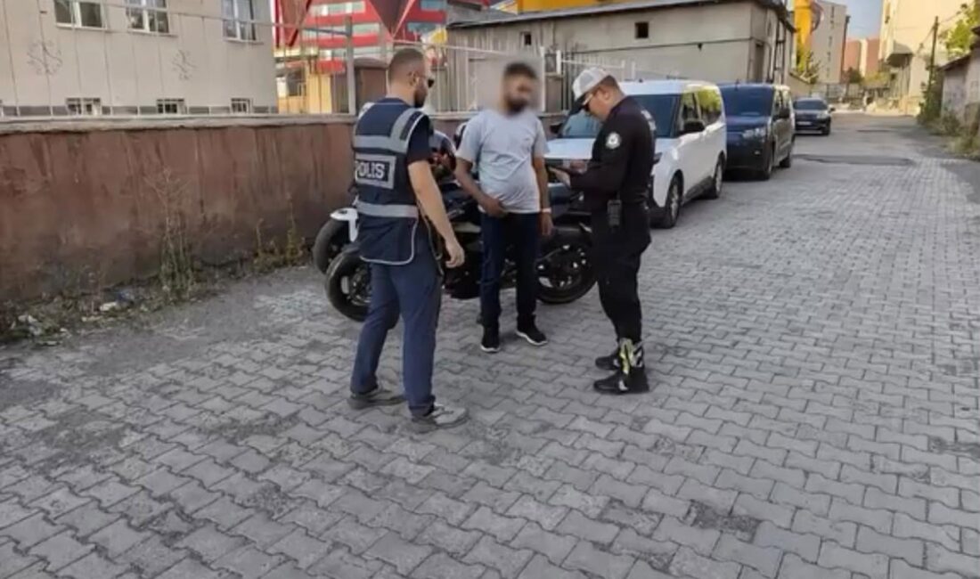 Ağrı Cumhuriyet Caddesi’nde 21 Ağustos gecesi yüksek ses çıkartarak tehlikeli