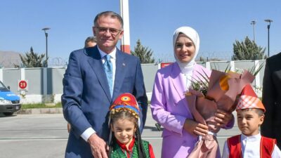 Aile ve Sosyal Hizmetler Bakanı Mahinur Özdemir Göktaş, çeşitli temas
