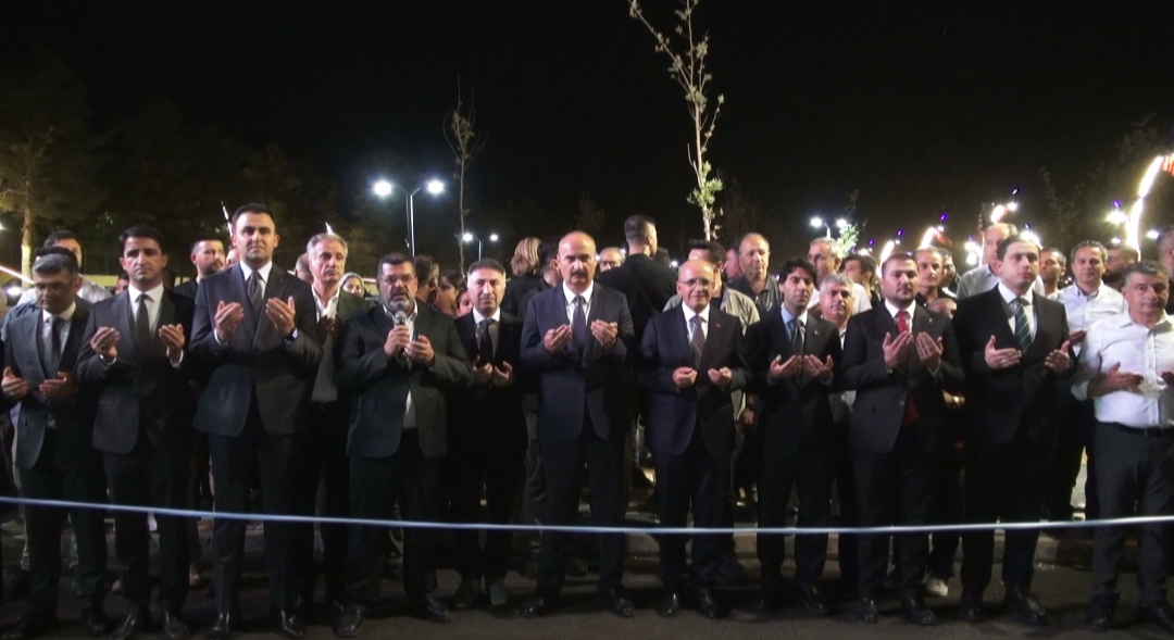 Hazine ve Maliye Bakanı Mehmet Şimşek, bir dizi temas ve