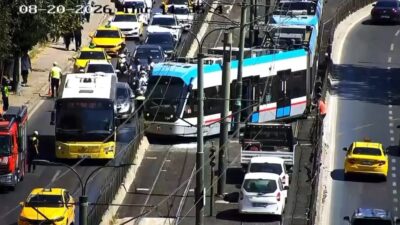 İstanbul’un Beyoğlu ilçesi Fındıklı mevkiinde hareket halindeki tramvay henüz belirlenemeyen