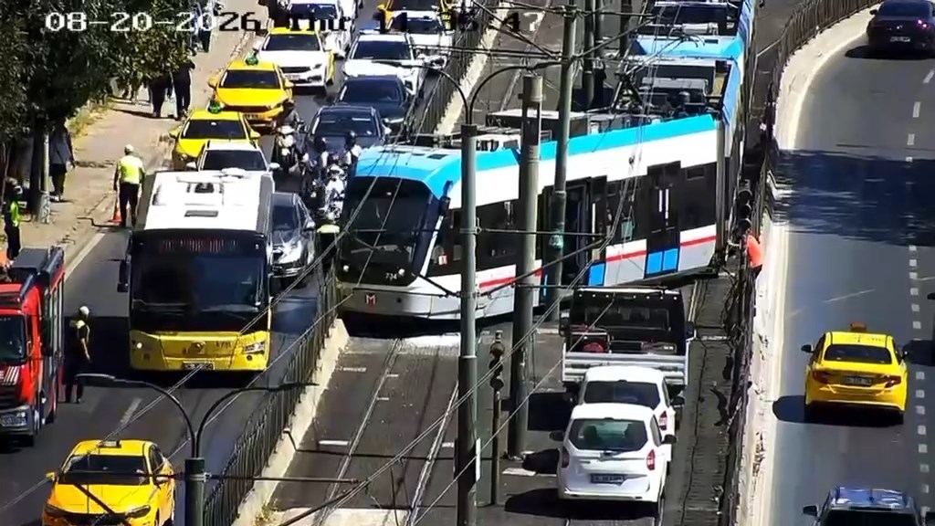 İstanbul’un Beyoğlu ilçesi Fındıklı mevkiinde hareket halindeki tramvay henüz belirlenemeyen