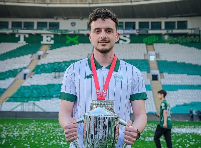 Bursaspor, genç futbolcusu Muhammet Zeki Dursun’un sözleşmesini 2029 yılına kadar