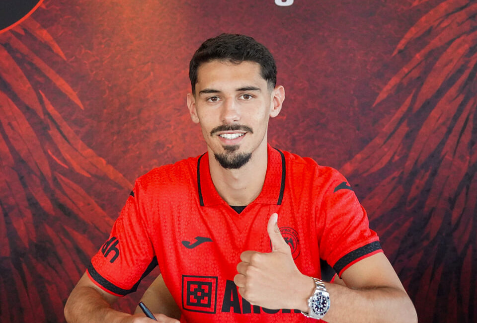 Süper Lig ekiplerinden Arca Çorum FK, Hollanda Ligi’nde AZ Alkmaar