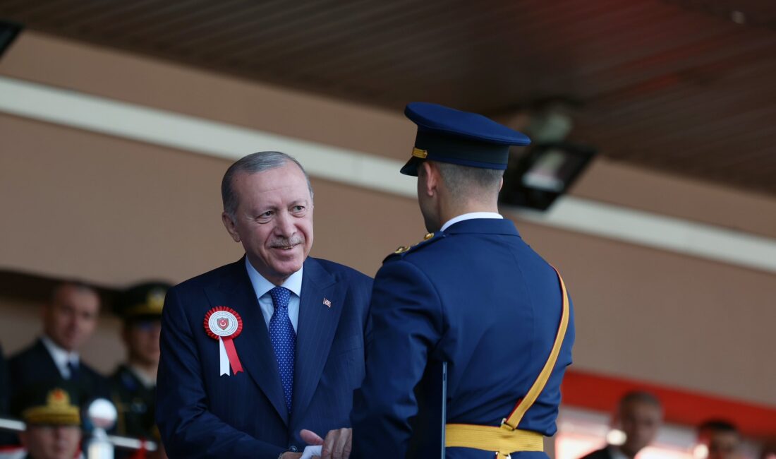 Cumhurbaşkanı Recep Tayyip Erdoğan, Kara Harp Okulu Komutanlığı’nda düzenlenen Milli