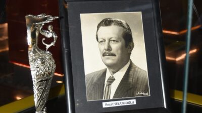 Süper Lig’in iki tarihi kulübü Göztepe ve Galatasaray, müzelerinde 53