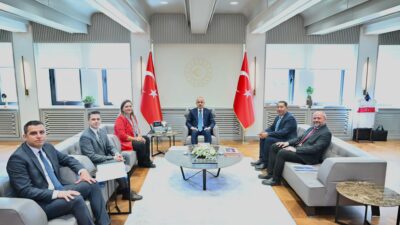 Ulaştırma ve Altyapı Bakanı Abdulkadir Uraloğlu, Afyonkarahisar Belediye Başkanı Burcu