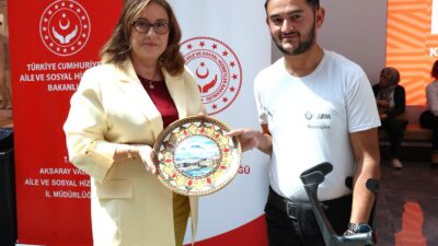 Aksaray Valisi Murat Duru’nun eşi Elif Duru, Aksaray Aile ve