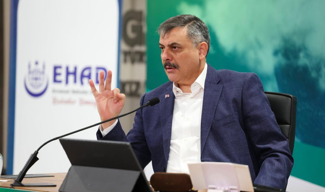 İçişleri Bakanı Mustafa Çiftçi, başkentte bir araya geldiği genç hafızlara