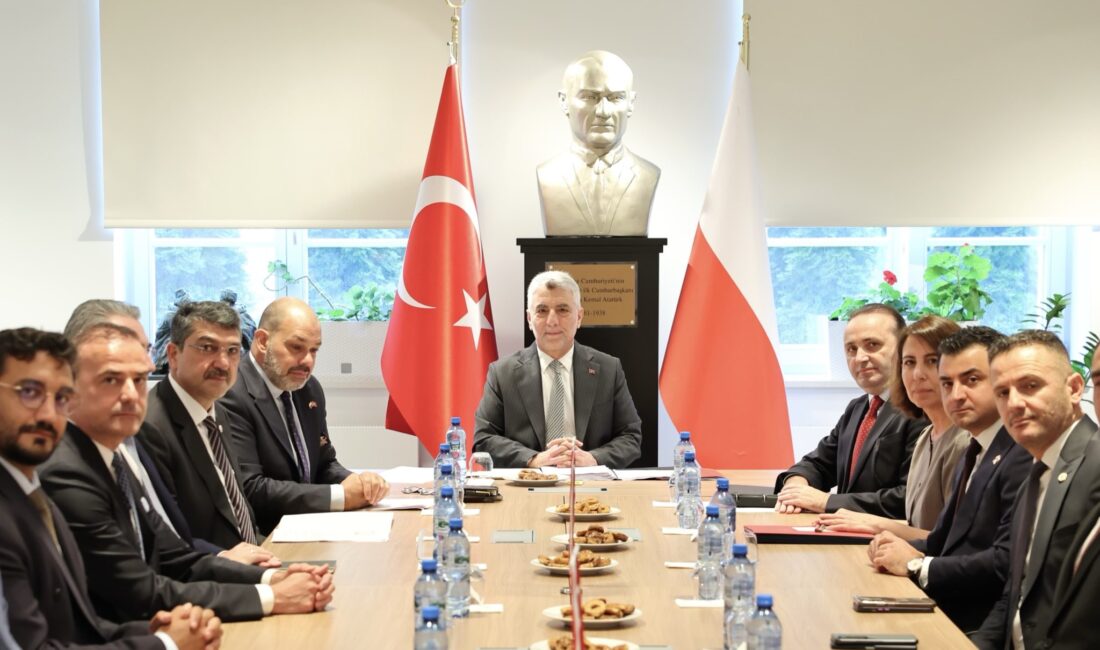 Ticaret Bakanı Ömer Bolat, Polonya’nın başkenti Varşova’da Polonya-Türkiye İş Adamları