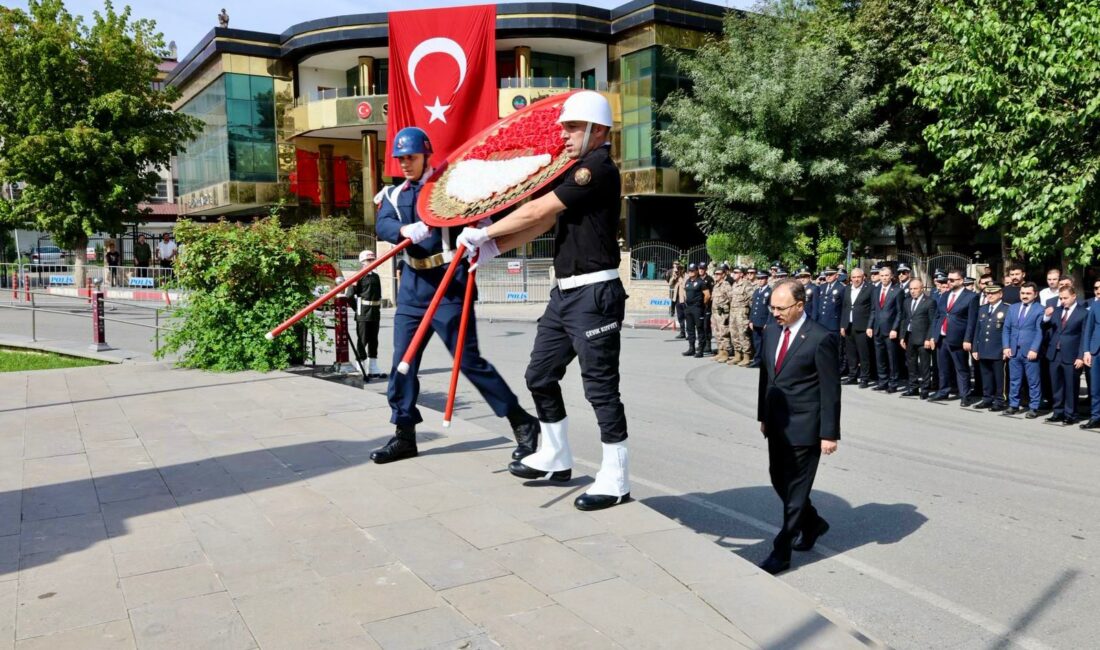 Siirt’te 30 Ağustos Zafer Bayramı’nın 104’üncü yıl dönümü dolayısıyla düzenlenen