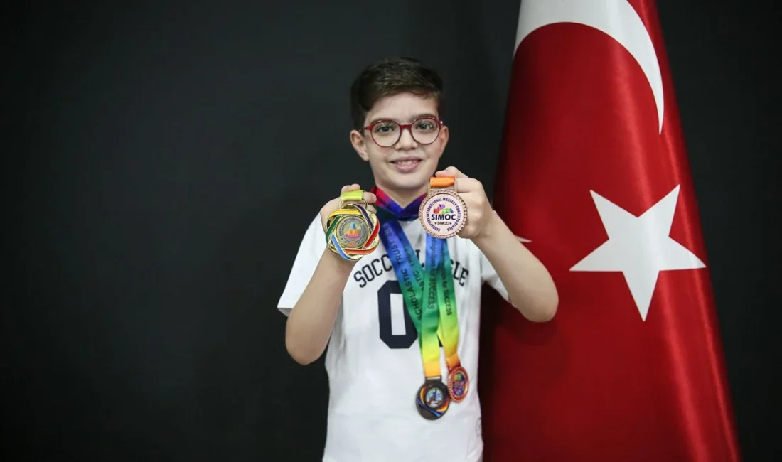 Bursa’da yaşayan 9 yaşındaki Ömer Asaf Karaoğlan, Singapur Uluslararası Matematik
