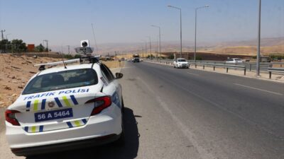 Siirt’te trafik polisleri, radar uygulamalarını yerli ve milli imkanlarla geliştirilen