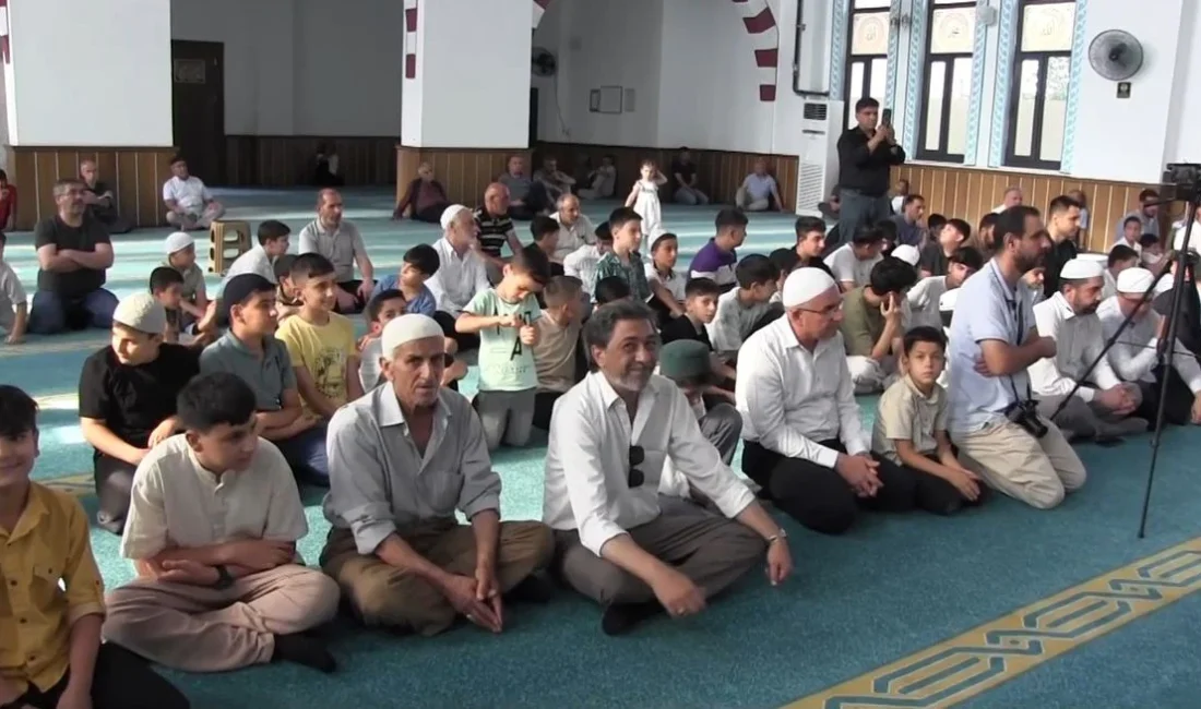 Siirt Fethi Serin Camii Yaz Kur’an Kursu’nda eğitim gören öğrenciler