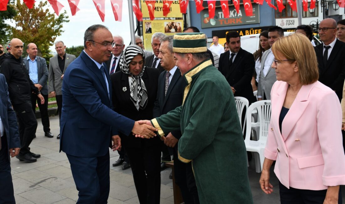 Köklü esnaf geleneğini yaşatmak ve gelecek kuşaklara aktarmak hedefiyle düzenlenen
