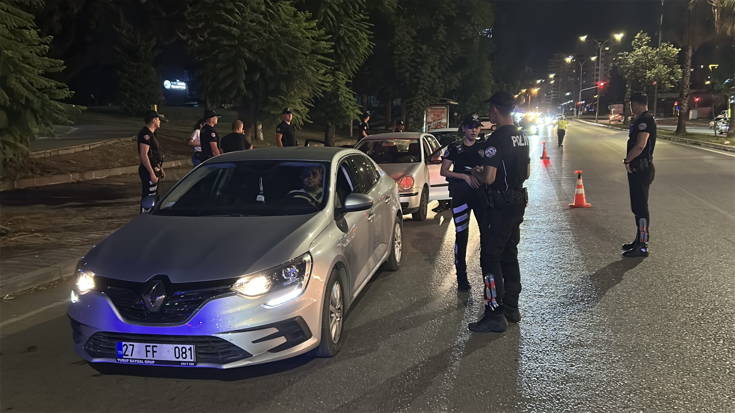 Adana İl Emniyet Müdürlüğü tarafından kent genelinde 1606 polisin katılımıyla