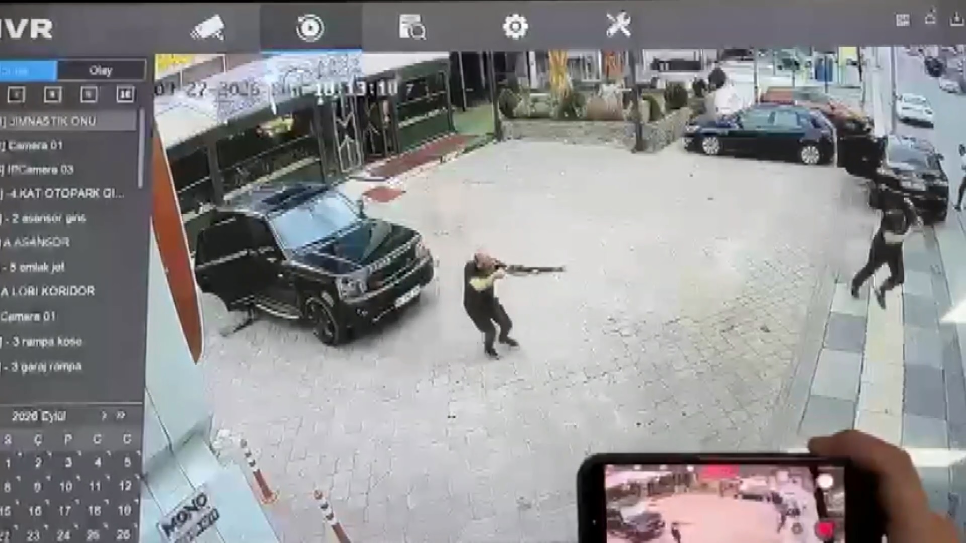Çankaya ilçesi Kızılırmak Mahallesi 1450’nci Sokak üzerinde dün akşam saatlerinde