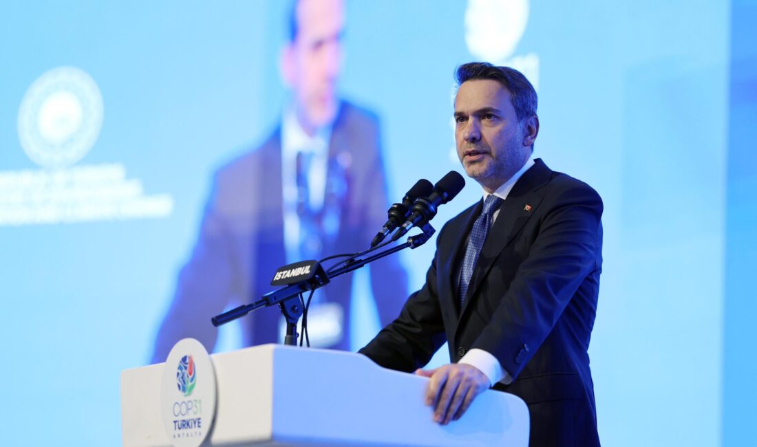 Enerji ve Tabii Kaynaklar Bakanı Alparslan Bayraktar, Karadeniz sahasındaki fosil