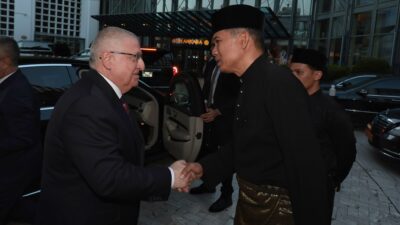 Milli Savunma Bakanı Yaşar Güler, Deniz Kuvvetleri Komutanı Oramiral Ercüment