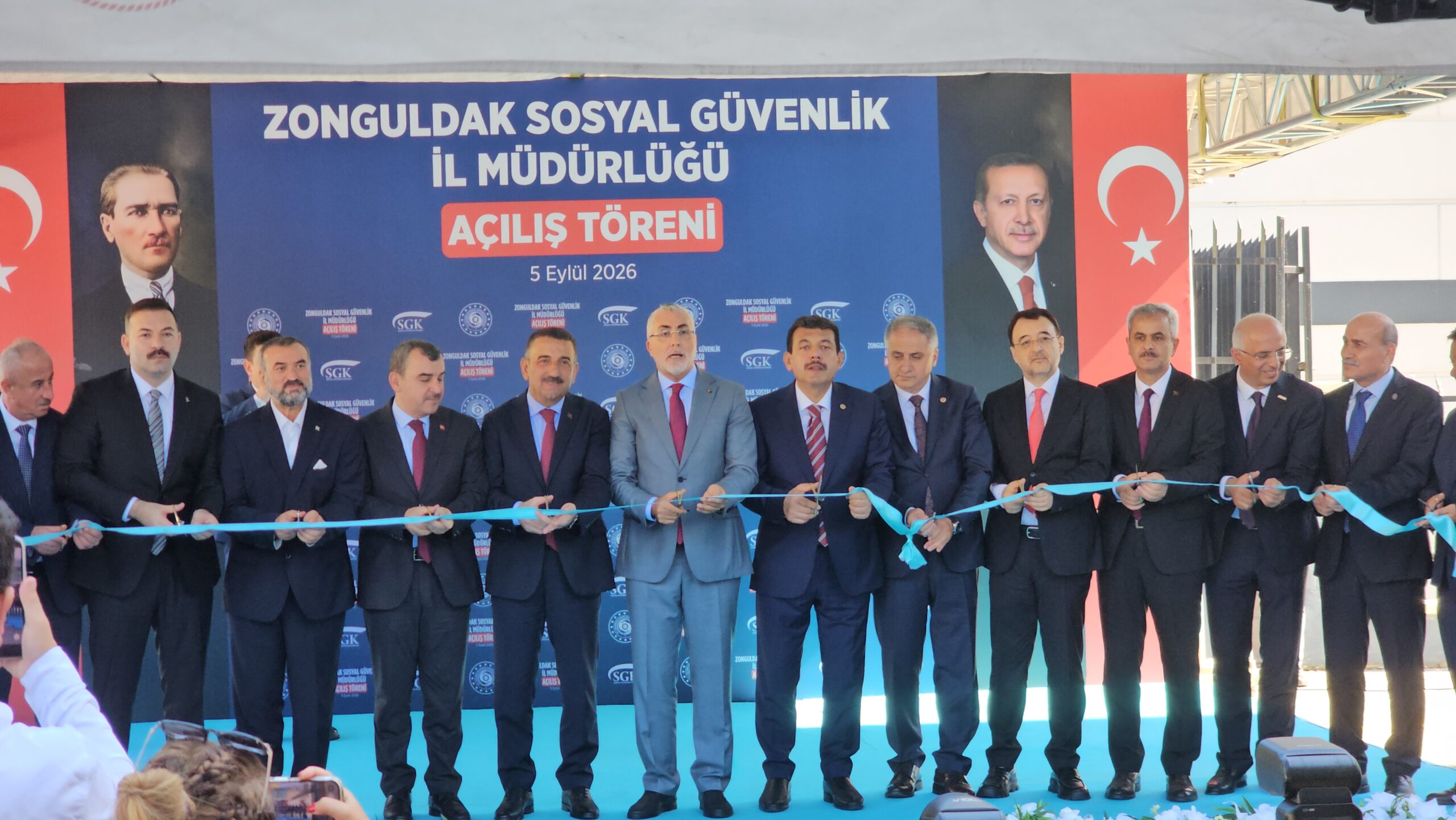 Çalışma ve Sosyal Güvenlik Bakanı Vedat Işıkhan, Zonguldak’ta Sosyal Güvenlik